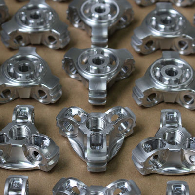 Mekanik Aluminium Bagian-bagian Mesin CNC Finishing Permukaan Lukisan Anodisasi OEM