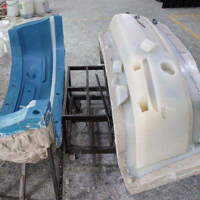 RIM Reaction Injection Moulding Plastic Large Parts Untuk Bumper Otomotif
