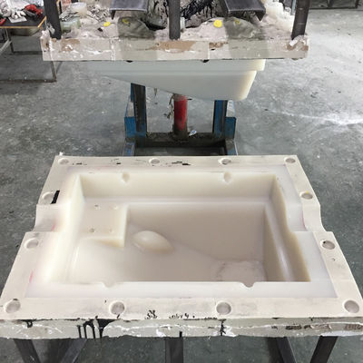 Bagian Cetakan Injeksi Reaksi Besar Polyurethane PU Material Deburring Surface Finish
