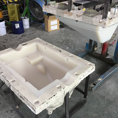Rapid Prototyping RIM Plastic Injection Moulding Bagian Besar Bahan Polyurethane ODM