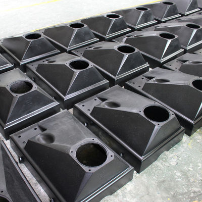 Bagian Cetakan Injeksi Reaksi Shell Besar Dengan Bahan Polyurethane Permukaan Deburring